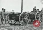 Immagine di A cavallo il campo mobile cucina Francia, 1918, secondo 6 filmato di repertorio 65675029211