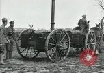 Immagine di A cavallo il campo mobile cucina Francia, 1918, secondo 17 filmato di repertorio 65675029211