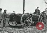 Immagine di A cavallo il campo mobile cucina Francia, 1918, secondo 18 filmato di repertorio 65675029211