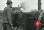 Immagine di A cavallo il campo mobile cucina Francia, 1918, secondo 25 filmato di repertorio 65675029211