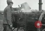 Immagine di A cavallo il campo mobile cucina Francia, 1918, secondo 26 filmato di repertorio 65675029211