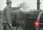 Immagine di A cavallo il campo mobile cucina Francia, 1918, secondo 27 filmato di repertorio 65675029211