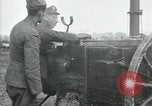 Immagine di A cavallo il campo mobile cucina Francia, 1918, secondo 31 filmato di repertorio 65675029211
