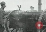 Immagine di A cavallo il campo mobile cucina Francia, 1918, secondo 36 filmato di repertorio 65675029211