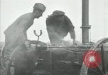 Immagine di A cavallo il campo mobile cucina Francia, 1918, secondo 44 filmato di repertorio 65675029211