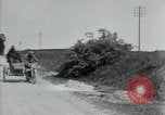 Image un entretien de routine des lignes de communications France, 1918, de la seconde 7 séquences d'archives historiques vidéo 65675029214