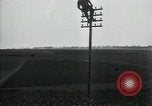 Image un entretien de routine des lignes de communications France, 1918, de la seconde 28 séquences d'archives historiques vidéo 65675029214