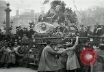 Standbild Tauben veröffentlicht in Celebration Paris Frankreich, 1919, aus Sekunde 1 historischem Filmmaterial Videoclip 65675029217