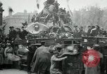 Standbild Tauben veröffentlicht in Celebration Paris Frankreich, 1919, aus Sekunde 4 historischem Filmmaterial Videoclip 65675029217