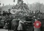 Standbild Tauben veröffentlicht in Celebration Paris Frankreich, 1919, aus Sekunde 6 historischem Filmmaterial Videoclip 65675029217
