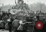 Standbild Tauben veröffentlicht in Celebration Paris Frankreich, 1919, aus Sekunde 8 historischem Filmmaterial Videoclip 65675029217