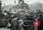 Standbild Tauben veröffentlicht in Celebration Paris Frankreich, 1919, aus Sekunde 10 historischem Filmmaterial Videoclip 65675029217