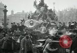 Standbild Tauben veröffentlicht in Celebration Paris Frankreich, 1919, aus Sekunde 14 historischem Filmmaterial Videoclip 65675029217