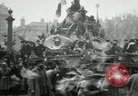 Standbild Tauben veröffentlicht in Celebration Paris Frankreich, 1919, aus Sekunde 16 historischem Filmmaterial Videoclip 65675029217