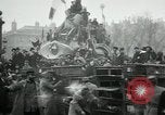 Standbild Tauben veröffentlicht in Celebration Paris Frankreich, 1919, aus Sekunde 20 historischem Filmmaterial Videoclip 65675029217