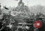 Standbild Tauben veröffentlicht in Celebration Paris Frankreich, 1919, aus Sekunde 21 historischem Filmmaterial Videoclip 65675029217