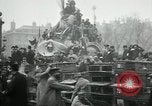 Standbild Tauben veröffentlicht in Celebration Paris Frankreich, 1919, aus Sekunde 24 historischem Filmmaterial Videoclip 65675029217