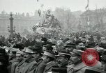 Standbild Tauben veröffentlicht in Celebration Paris Frankreich, 1919, aus Sekunde 27 historischem Filmmaterial Videoclip 65675029217