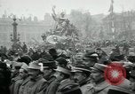 Standbild Tauben veröffentlicht in Celebration Paris Frankreich, 1919, aus Sekunde 28 historischem Filmmaterial Videoclip 65675029217