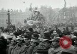 Standbild Tauben veröffentlicht in Celebration Paris Frankreich, 1919, aus Sekunde 29 historischem Filmmaterial Videoclip 65675029217