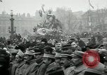 Standbild Tauben veröffentlicht in Celebration Paris Frankreich, 1919, aus Sekunde 30 historischem Filmmaterial Videoclip 65675029217