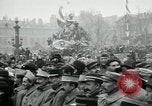 Standbild Tauben veröffentlicht in Celebration Paris Frankreich, 1919, aus Sekunde 32 historischem Filmmaterial Videoclip 65675029217
