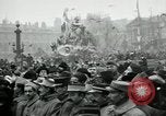Standbild Tauben veröffentlicht in Celebration Paris Frankreich, 1919, aus Sekunde 37 historischem Filmmaterial Videoclip 65675029217
