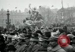 Standbild Tauben veröffentlicht in Celebration Paris Frankreich, 1919, aus Sekunde 38 historischem Filmmaterial Videoclip 65675029217