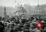 Standbild Tauben veröffentlicht in Celebration Paris Frankreich, 1919, aus Sekunde 40 historischem Filmmaterial Videoclip 65675029217