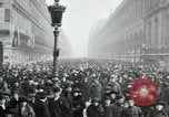 Standbild Tauben veröffentlicht in Celebration Paris Frankreich, 1919, aus Sekunde 42 historischem Filmmaterial Videoclip 65675029217
