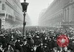 Standbild Tauben veröffentlicht in Celebration Paris Frankreich, 1919, aus Sekunde 48 historischem Filmmaterial Videoclip 65675029217