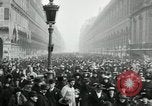 Standbild Tauben veröffentlicht in Celebration Paris Frankreich, 1919, aus Sekunde 52 historischem Filmmaterial Videoclip 65675029217