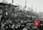 Standbild Tauben veröffentlicht in Celebration Paris Frankreich, 1919, aus Sekunde 56 historischem Filmmaterial Videoclip 65675029217
