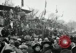 Standbild Tauben veröffentlicht in Celebration Paris Frankreich, 1919, aus Sekunde 60 historischem Filmmaterial Videoclip 65675029217