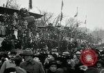 Standbild Tauben veröffentlicht in Celebration Paris Frankreich, 1919, aus Sekunde 61 historischem Filmmaterial Videoclip 65675029217