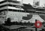 Immagine di La Croce Rossa infermieri tornare negli Stati Uniti Saint Nazaire Francia, 1919, secondo 4 filmato di repertorio 65675029221