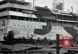 Immagine di La Croce Rossa infermieri tornare negli Stati Uniti Saint Nazaire Francia, 1919, secondo 5 filmato di repertorio 65675029221