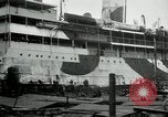 Immagine di La Croce Rossa infermieri tornare negli Stati Uniti Saint Nazaire Francia, 1919, secondo 6 filmato di repertorio 65675029221