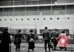 Immagine di La Croce Rossa infermieri tornare negli Stati Uniti Saint Nazaire Francia, 1919, secondo 10 filmato di repertorio 65675029221