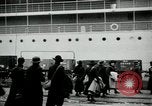 Immagine di La Croce Rossa infermieri tornare negli Stati Uniti Saint Nazaire Francia, 1919, secondo 14 filmato di repertorio 65675029221