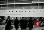 Immagine di La Croce Rossa infermieri tornare negli Stati Uniti Saint Nazaire Francia, 1919, secondo 17 filmato di repertorio 65675029221