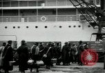 Immagine di La Croce Rossa infermieri tornare negli Stati Uniti Saint Nazaire Francia, 1919, secondo 21 filmato di repertorio 65675029221