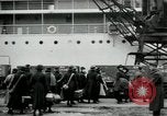 Immagine di La Croce Rossa infermieri tornare negli Stati Uniti Saint Nazaire Francia, 1919, secondo 22 filmato di repertorio 65675029221