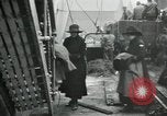 Immagine di La Croce Rossa infermieri tornare negli Stati Uniti Saint Nazaire Francia, 1919, secondo 32 filmato di repertorio 65675029221
