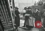 Immagine di La Croce Rossa infermieri tornare negli Stati Uniti Saint Nazaire Francia, 1919, secondo 33 filmato di repertorio 65675029221