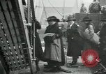 Immagine di La Croce Rossa infermieri tornare negli Stati Uniti Saint Nazaire Francia, 1919, secondo 34 filmato di repertorio 65675029221