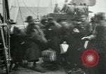 Immagine di La Croce Rossa infermieri tornare negli Stati Uniti Saint Nazaire Francia, 1919, secondo 38 filmato di repertorio 65675029221