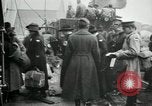 Immagine di La Croce Rossa infermieri tornare negli Stati Uniti Saint Nazaire Francia, 1919, secondo 40 filmato di repertorio 65675029221