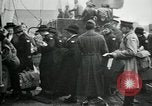 Immagine di La Croce Rossa infermieri tornare negli Stati Uniti Saint Nazaire Francia, 1919, secondo 41 filmato di repertorio 65675029221