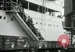 Immagine di La Croce Rossa infermieri tornare negli Stati Uniti Saint Nazaire Francia, 1919, secondo 61 filmato di repertorio 65675029221